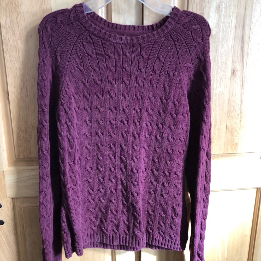 Cute Maroon Tommy Hilfiger Sweater!